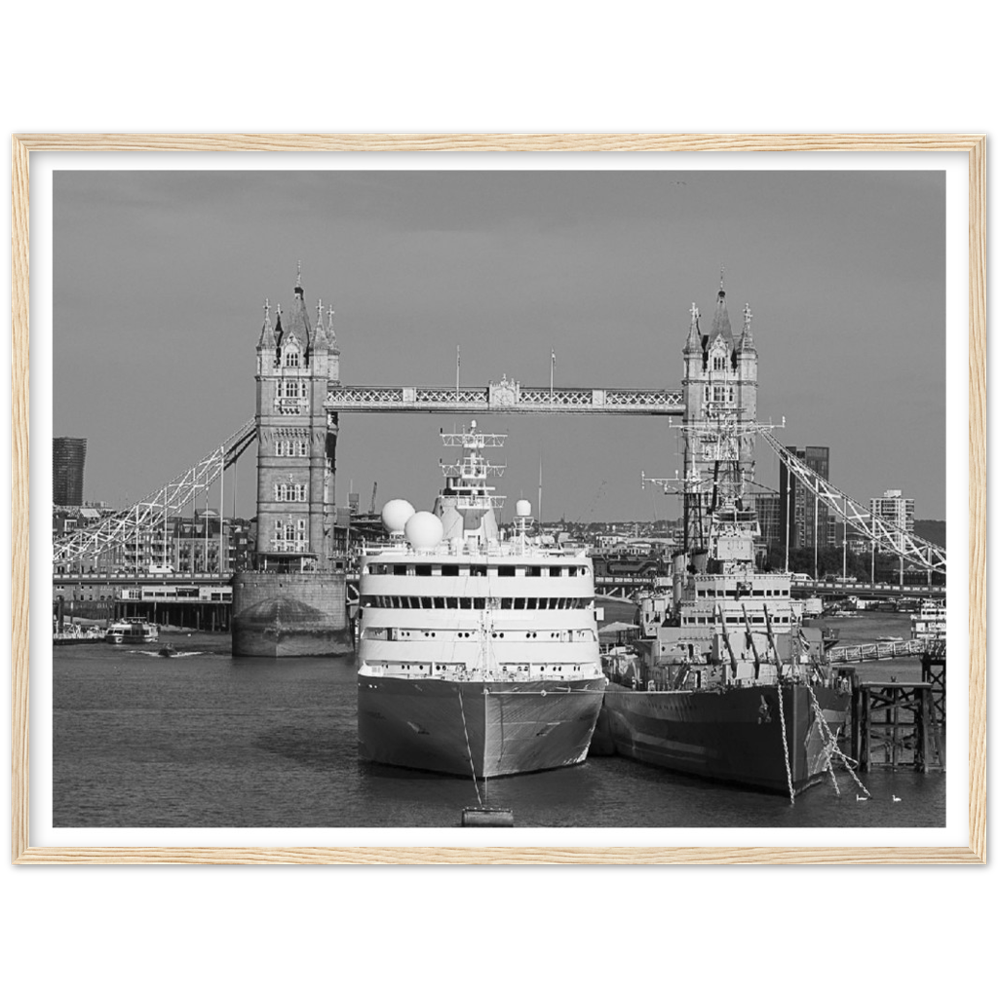 SK Moments London Tower Bridge