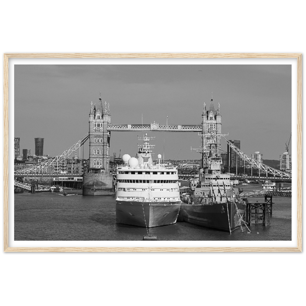 SK Moments London Tower Bridge